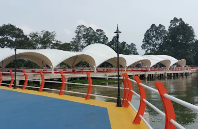 Tempat Jalan-jalan denga view danau di Tangerang 